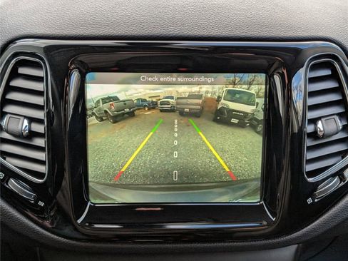 Used 2019 Jeep Compass Limited image 31