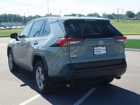 Used 2022 Toyota RAV4 XLE FWD image 15