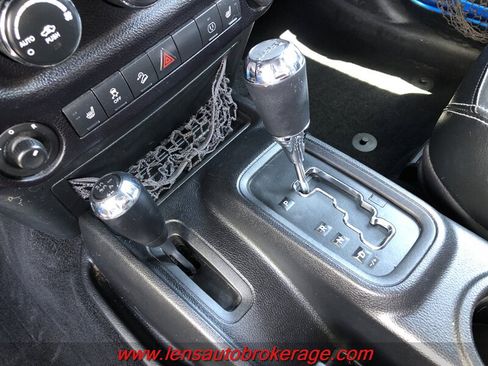 Used 2016 Jeep Wrangler Rubicon AWD/4WD image 15