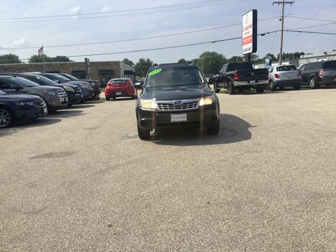 Used 2013 Subaru Forester 2.5X Premium w/ Popular Pkg 2 AWD/4WD image 3