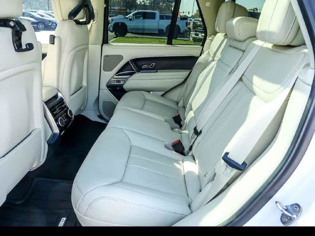 Used 2023 Land Rover Range Rover SE AWD/4WD image 13
