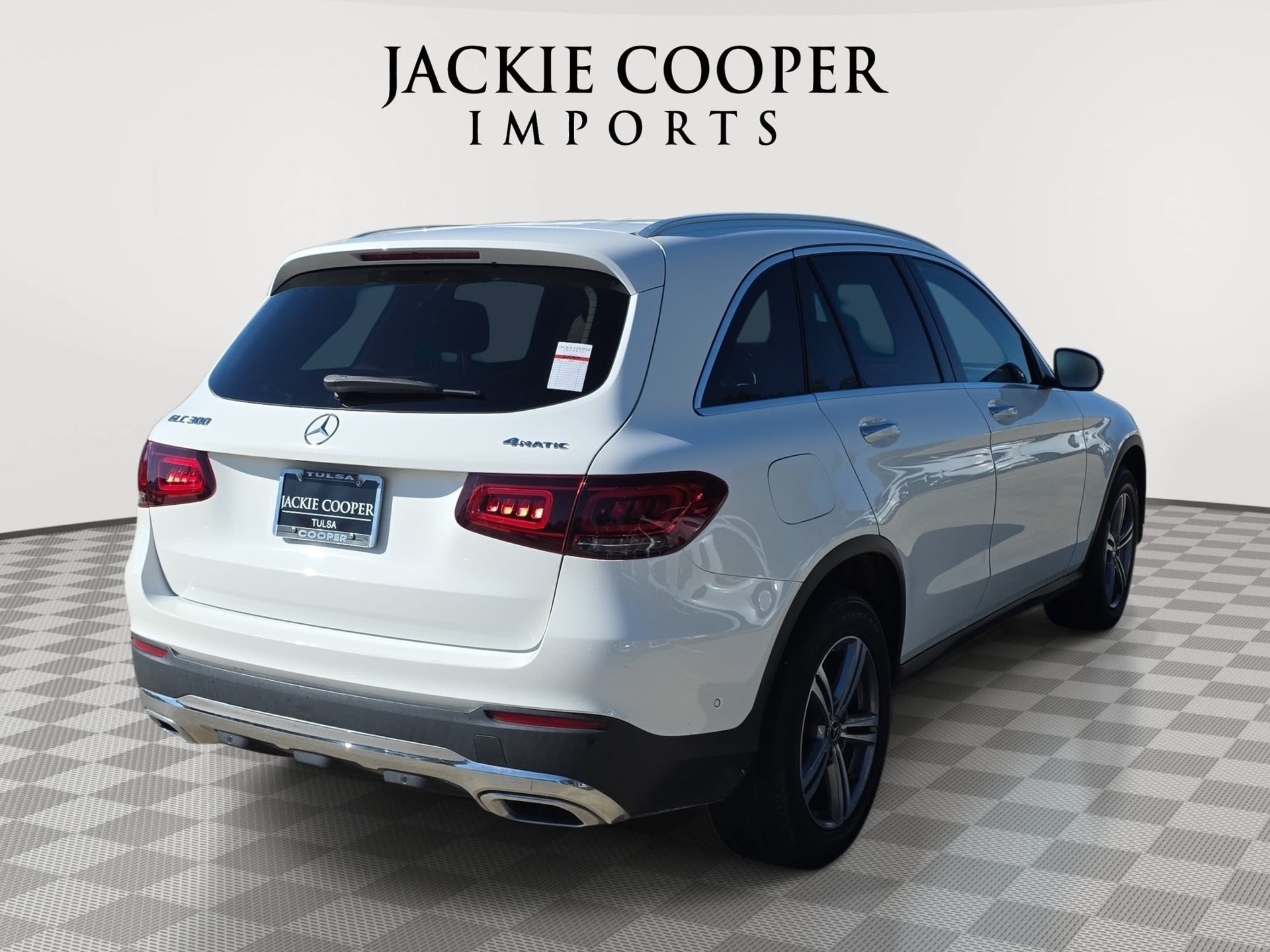 Used 2021 Mercedes-Benz GLC 300 4MATIC image 5