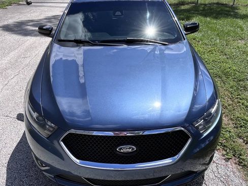 Used 2018 Ford Taurus SHO AWD/4WD image 17