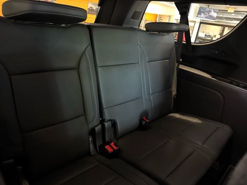 New 2026 Chevrolet Suburban Z71 w/ Z71 Off-Road Package AWD/4WD image 14