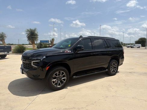 Used 2024 Chevrolet Tahoe Z71 w/ Luxury Package AWD/4WD image 3