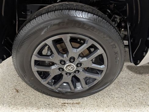 Used 2024 Toyota Tundra Platinum image 14