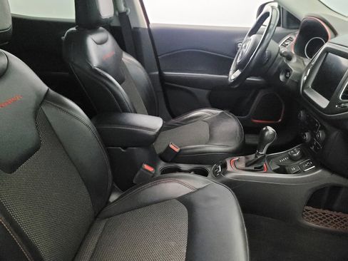 Used 2019 Jeep Compass Trailhawk w/ Cold Weather Group image 21