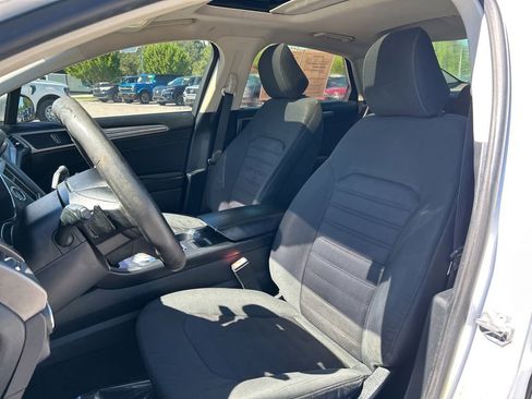 Used 2020 Ford Fusion SE image 14