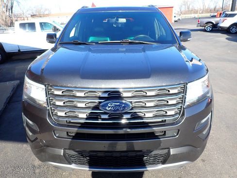Used 2016 Ford Explorer XLT w/ Equipment Group 202A image 2