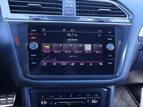 Used 2023 Volkswagen Tiguan SE R-Line image 23