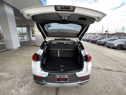 Used 2023 Buick Encore GX Essence w/ Experience Buick Package image 25