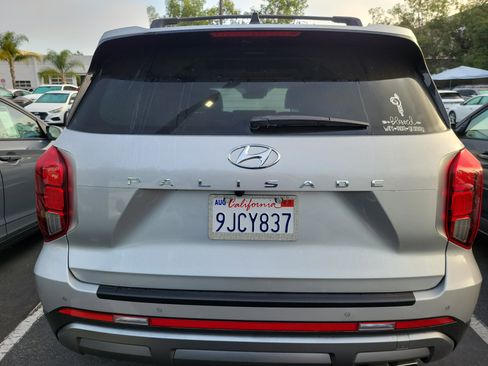 Used 2024 Hyundai Palisade Limited FWD image 5