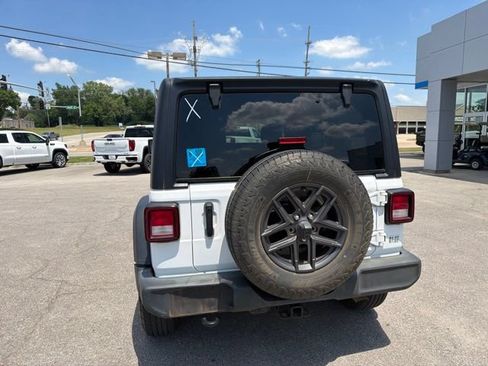 Used 2024 Jeep Wrangler Unlimited Sport AWD/4WD image 23