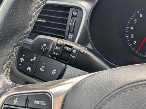 Used 2019 Kia Sorento SX image 26