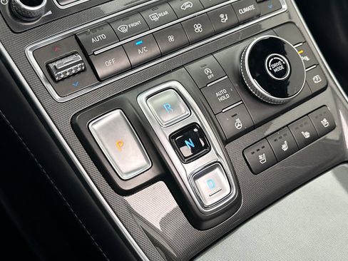 Used 2023 Hyundai Santa Fe Calligraphy image 32