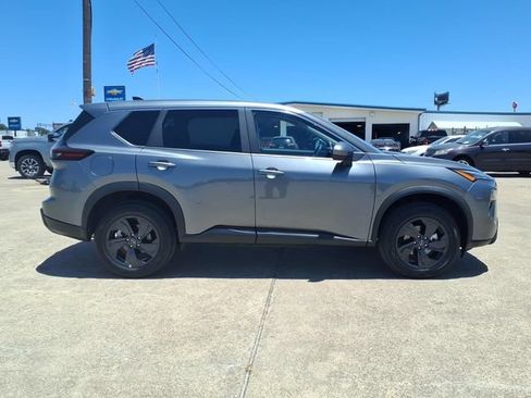 Used 2026 Nissan Rogue SV w/ Cold Weather Package AWD/4WD image 4
