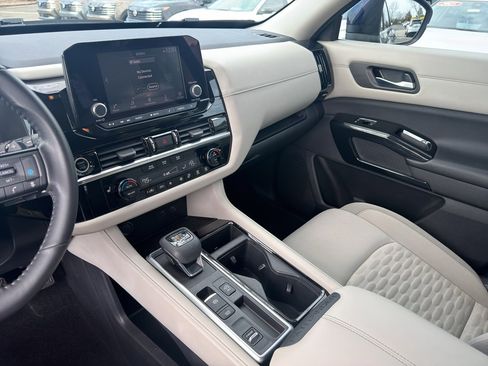 Certified 2022 Nissan Pathfinder SV w/ SV Premium Package image 23