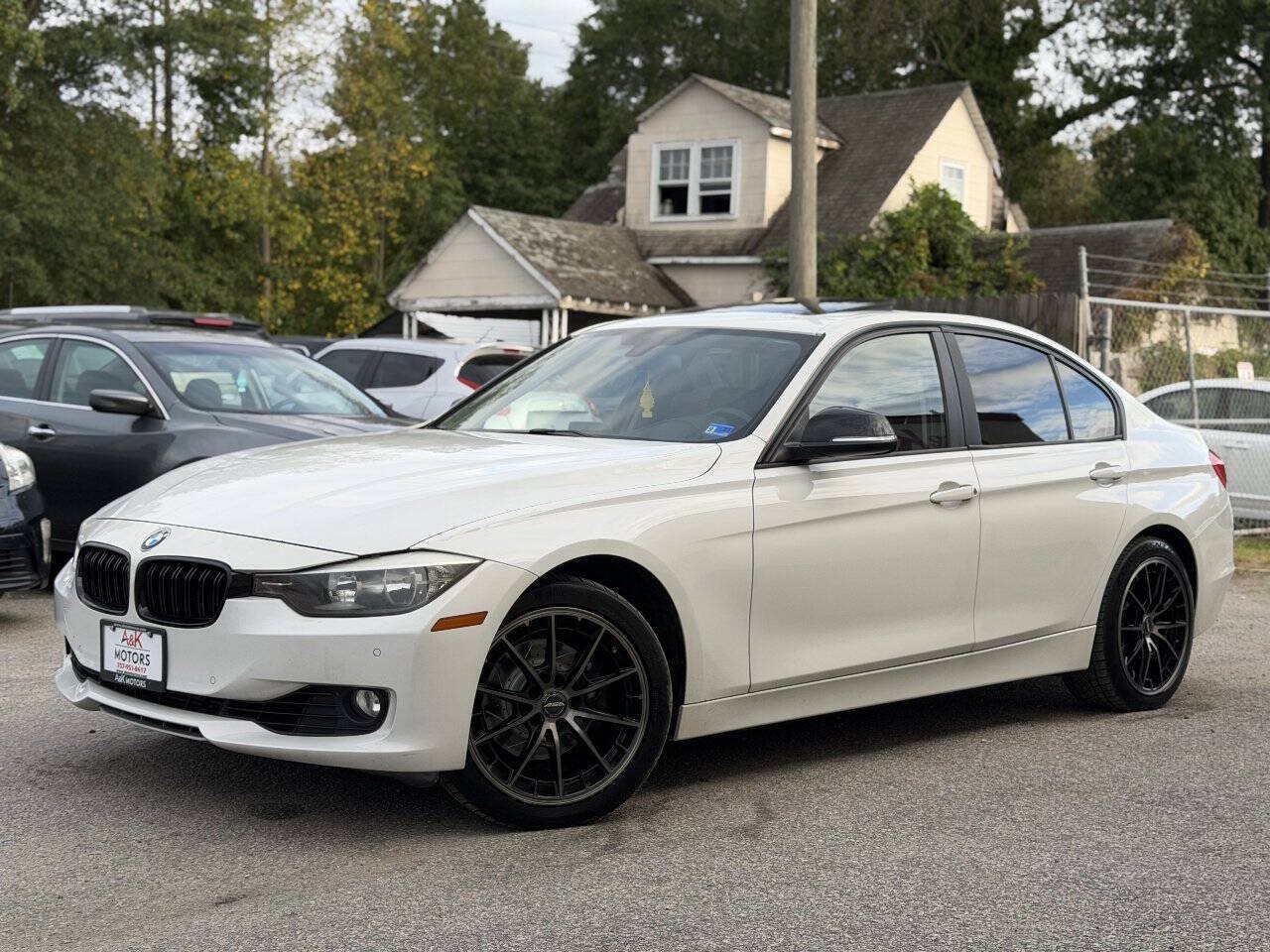 Used 2015 BMW 328i xDrive Sedan AWD/4WD image 2