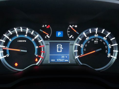 Used 2018 Toyota 4Runner SR5 Premium image 17