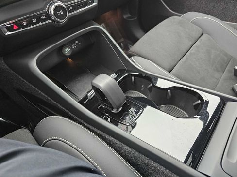 Certified 2023 Volvo XC40 Recharge Ultimate w/ Protection Package Premier image 28