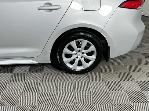Used 2025 Toyota Corolla LE FWD image 29