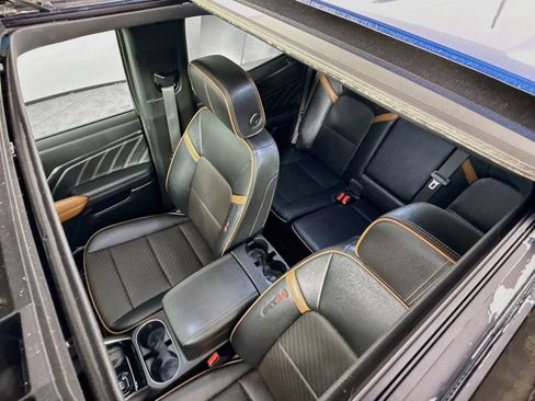 Certified 2023 GMC Canyon AT4 w/ AT4 Premium Package AWD/4WD image 25