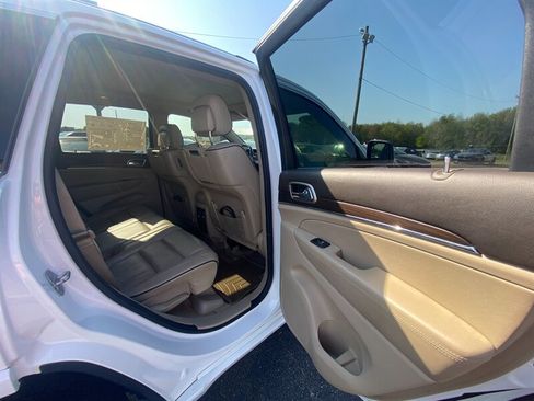 Used 2014 Jeep Grand Cherokee Overland w/ Advanced Technology Group image 11