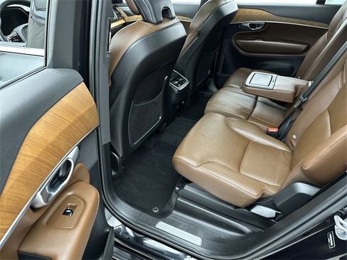 Certified 2023 Volvo XC90 B6 Plus w/ Protection Package Premier image 23