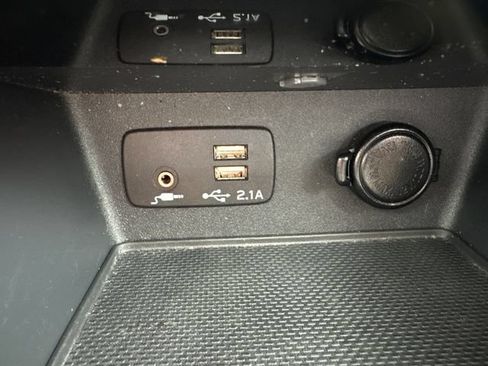 Certified 2023 Subaru Forester Premium AWD/4WD image 25