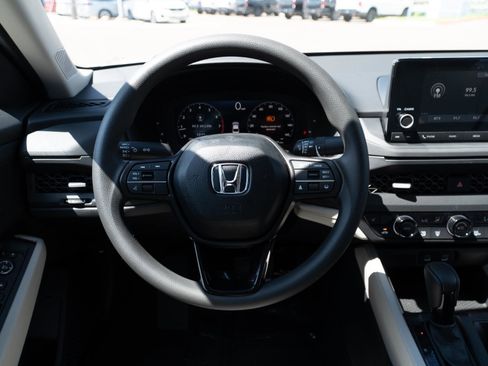 Used 2025 Honda Accord SE image 22