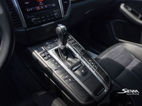 Used 2018 Porsche Macan image 29