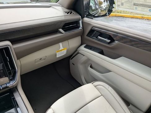 New 2026 GMC Yukon Denali w/ Sun & Power Step Package image 19