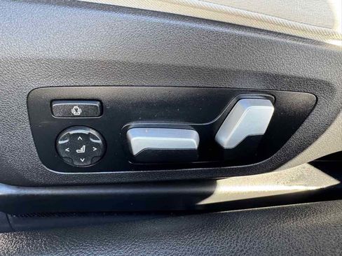 Used 2022 BMW M4 Competition w/ Executive Package RWD image 29