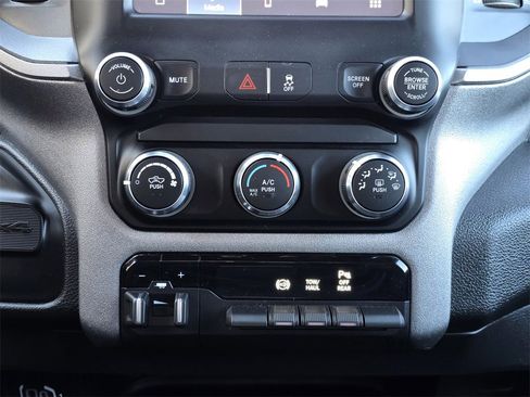 Used 2024 RAM 2500 Tradesman w/ Chrome Appearance Group image 16