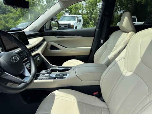 Used 2023 INFINITI QX60 Sensory w/ Vision Package AWD/4WD image 13