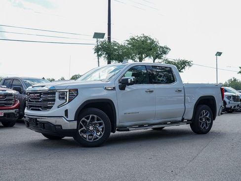 New 2026 GMC Sierra 1500 SLT image 1