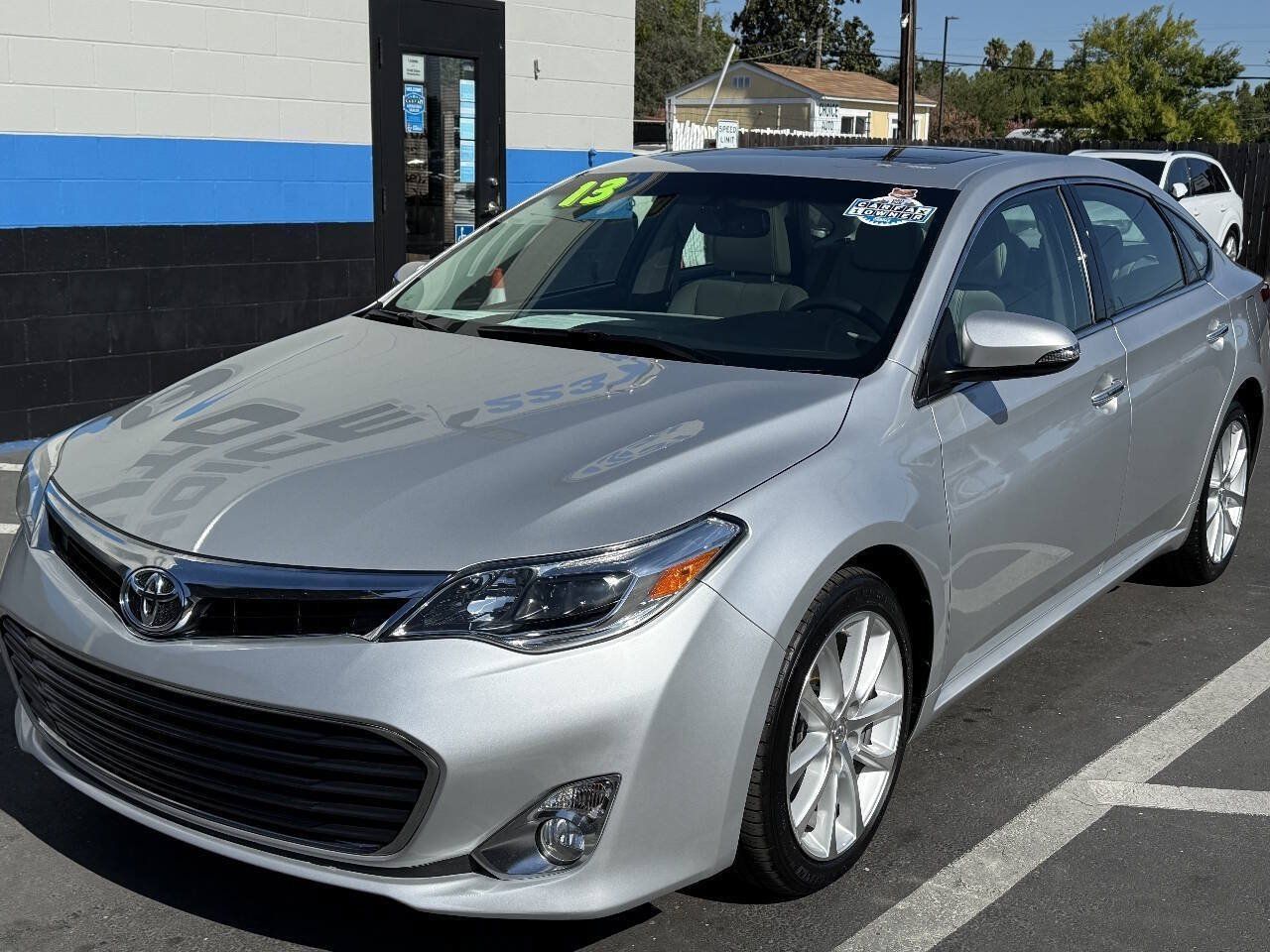 Used 2013 Toyota Avalon XLE Touring FWD image 3