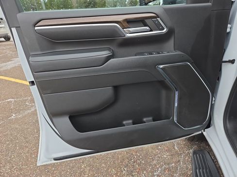 Used 2024 Chevrolet Silverado 3500 LT image 12