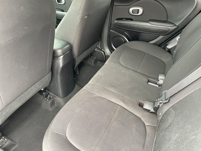 Used 2018 Kia Soul FWD image 12
