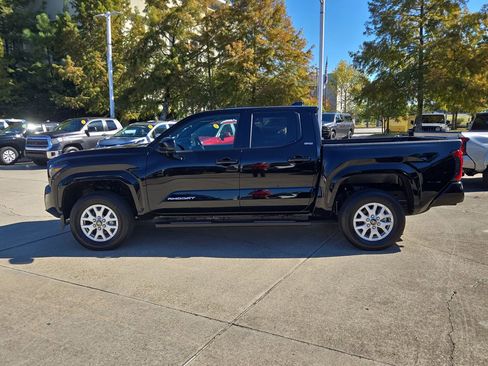 Certified 2025 Toyota Tacoma SR5 image 2