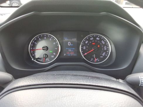 Used 2019 Toyota RAV4 XLE w/ Convenience Package FWD image 14