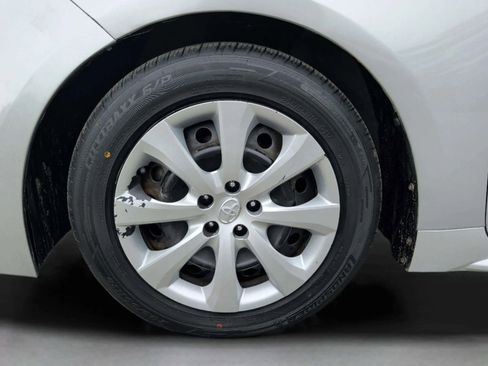 Used 2021 Toyota Corolla LE FWD image 40