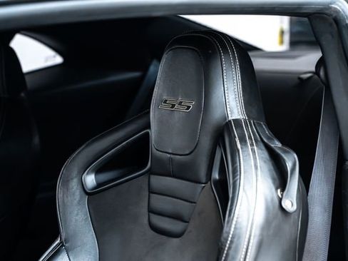 Used 2015 Chevrolet Camaro SS w/ SS Performance Package image 19