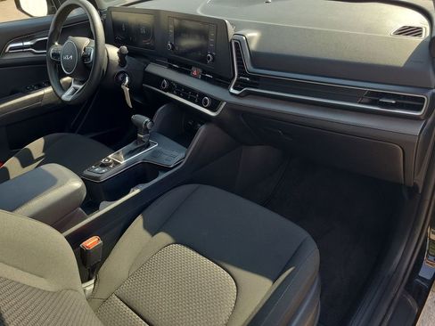 Used 2025 Kia Sportage LX image 30