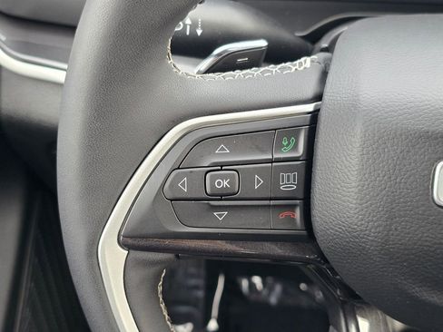 Used 2023 Jeep Grand Cherokee L Laredo AWD/4WD image 19