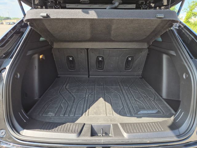 Used 2024 Chevrolet Trax RS w/ Sunroof Package FWD image 11