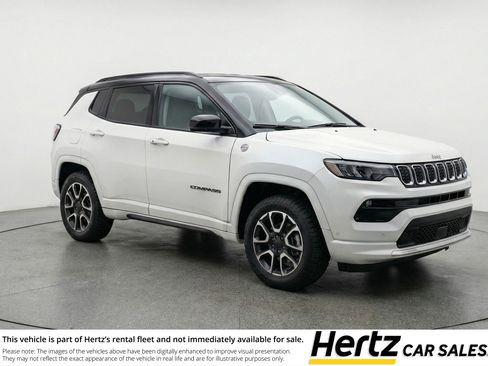 Used 2025 Jeep Compass Trailhawk w/ Trailer Tow Group AWD/4WD image 1