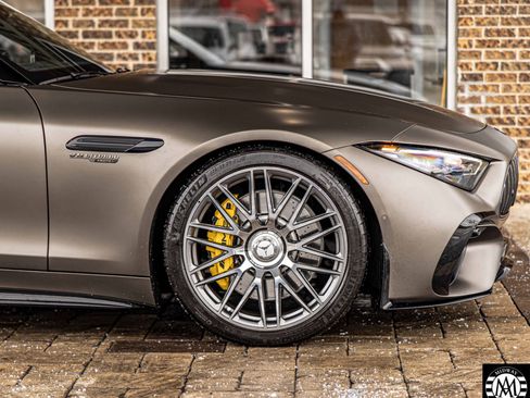 Used 2022 Mercedes-Benz SL 63 AMG 4MATIC w/ AMG Aerodynamic Package image 8