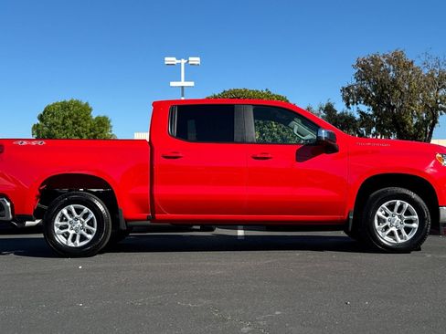 Used 2025 Chevrolet Silverado 1500 LT image 4