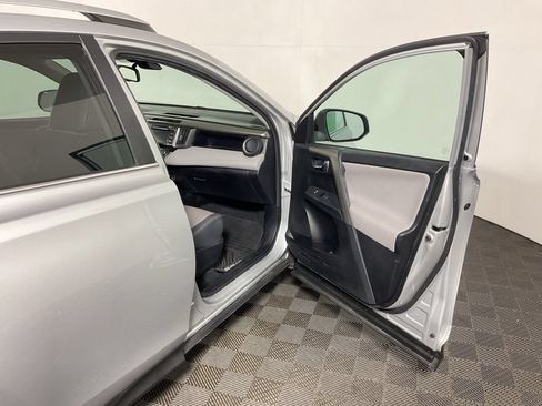 Used 2014 Toyota RAV4 Limited w/ Technology Package AWD/4WD image 35